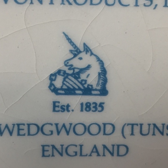 𝅺avon Christmas 1976 Decorative Gold Rimmed Plate - Picture 8 of 8